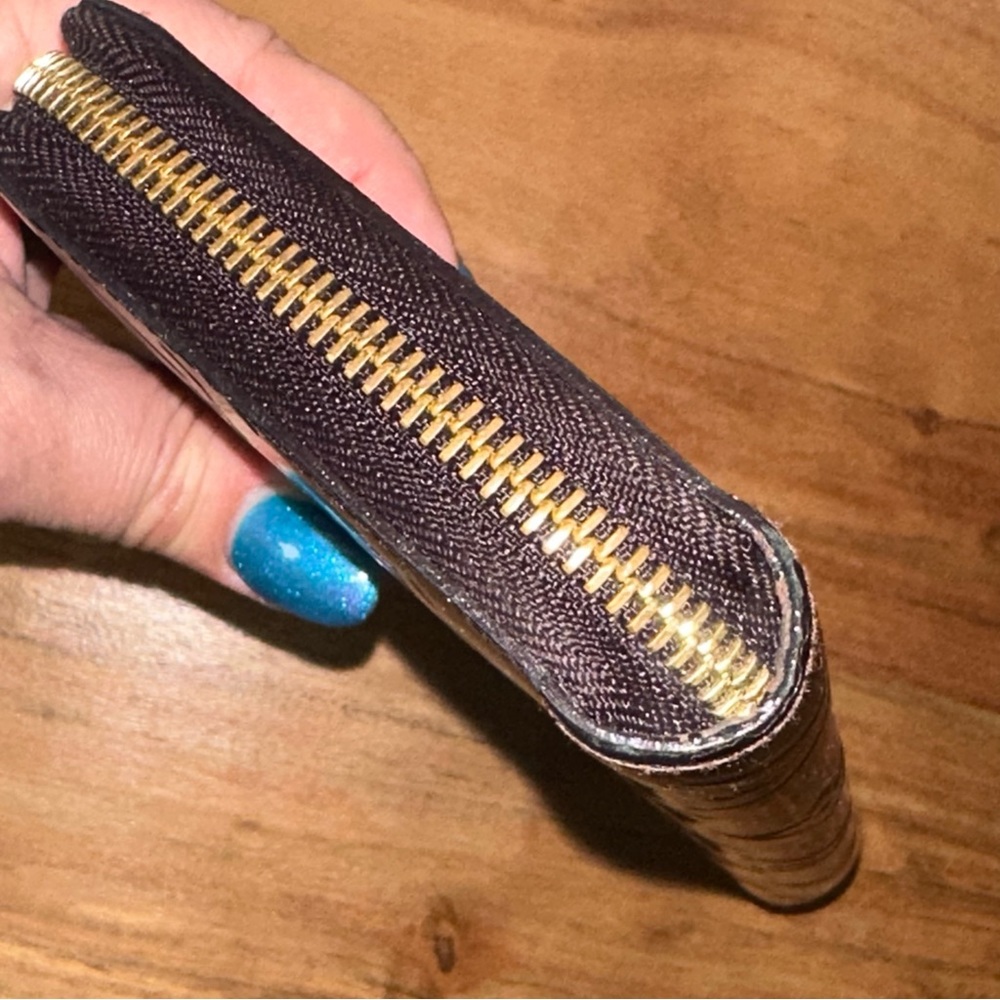 Louis Vuitton Amarante Monogram Vernis Zippy Wallet - Picture 6 of 8